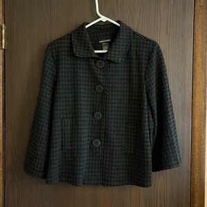 Molly & Maxx black/ gray 3/4 sleeved jacket. Size Large